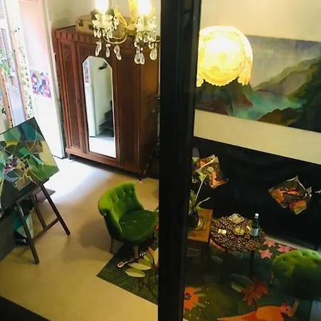 Apartment Loft D Artistes Avec Patio Au Port De