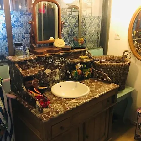 Loft D Artistes Avec Patio Au Port De Appartamento
